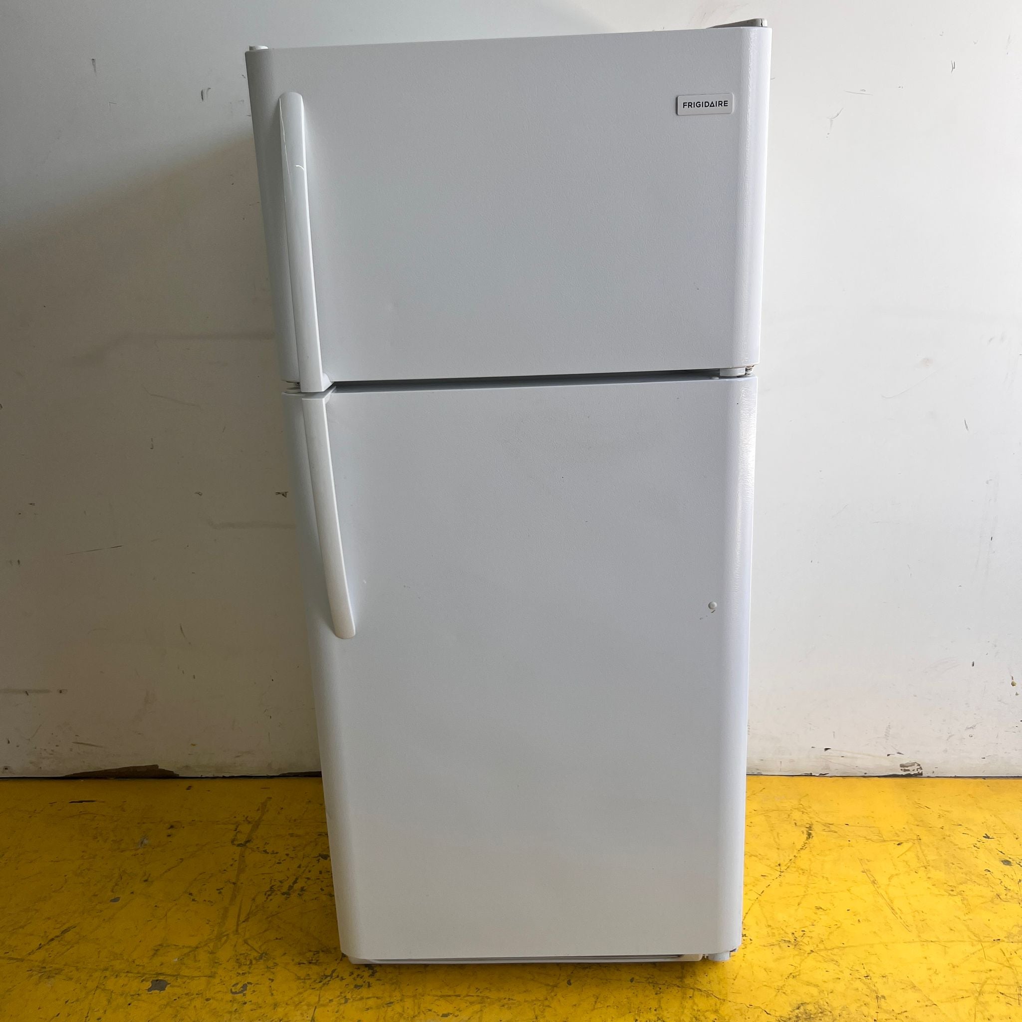 Frigidaire Top and Bottom Refrigerator Frigidaire Top and Bottom Refrigerator